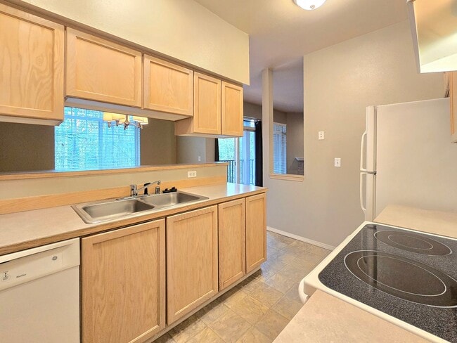 Photo - Condo in Brookwood Community in Bothell  Pet Friendly!