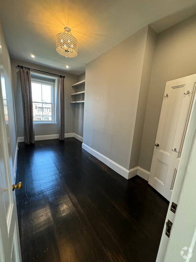 Building Photo - 265 Beacon St Unit 5 Rental