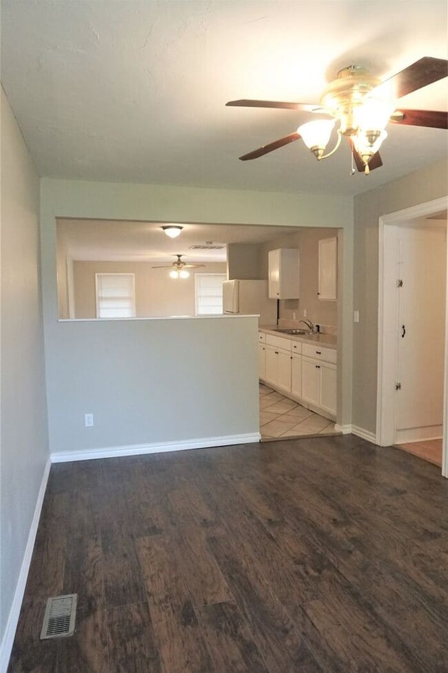 Photo - 3 Bed 2 Bath 1 Car Garage -The Village NW OKC