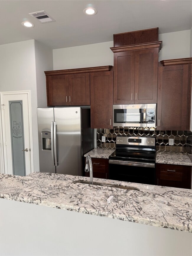 Building Photo - 4403 Nichols St Unit 3