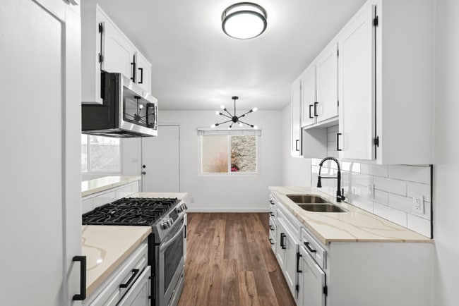 5549 Fulcher Ave Unit 2