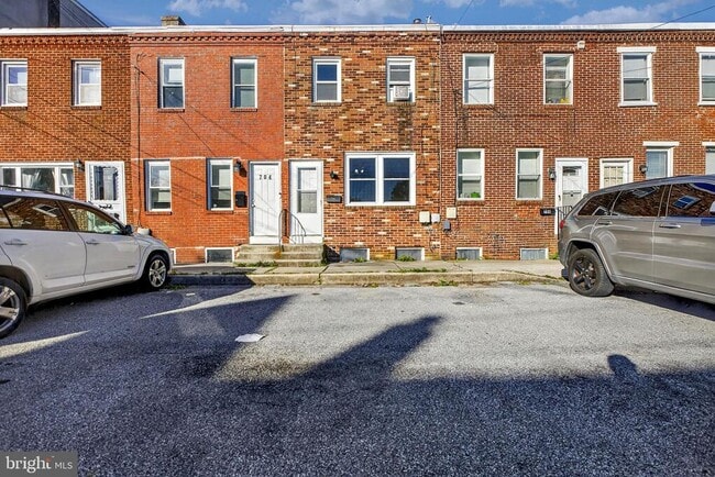 Building Photo - 706 Clark St Rental