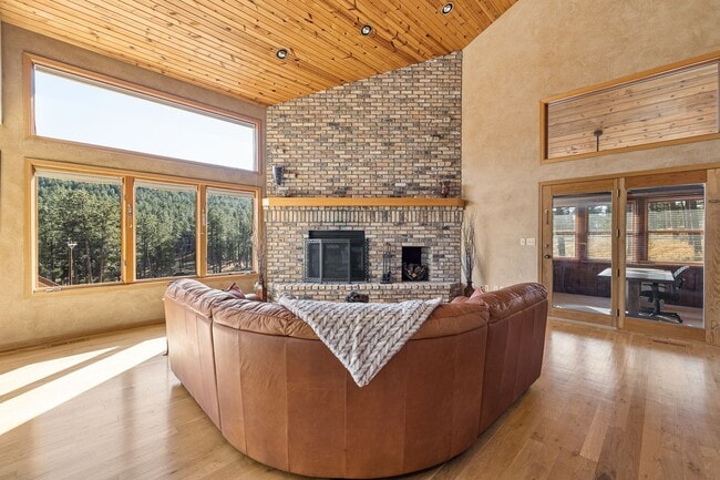 Photo - Fully furnished monthly rental