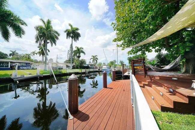 Building Photo - 2518 Gulfstream Ln