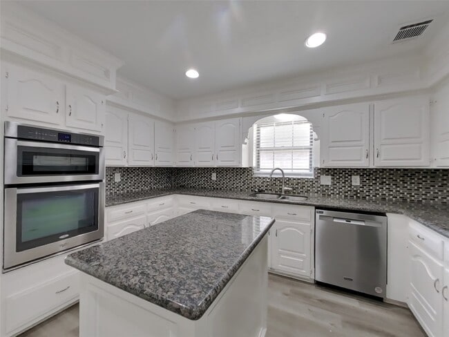 Photo - 15806 Crystal Brook Dr