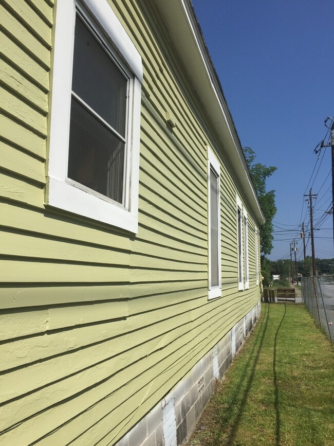 Photo - 2440 Marion St