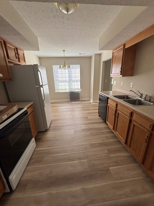 Photo - 1115 Regency Way