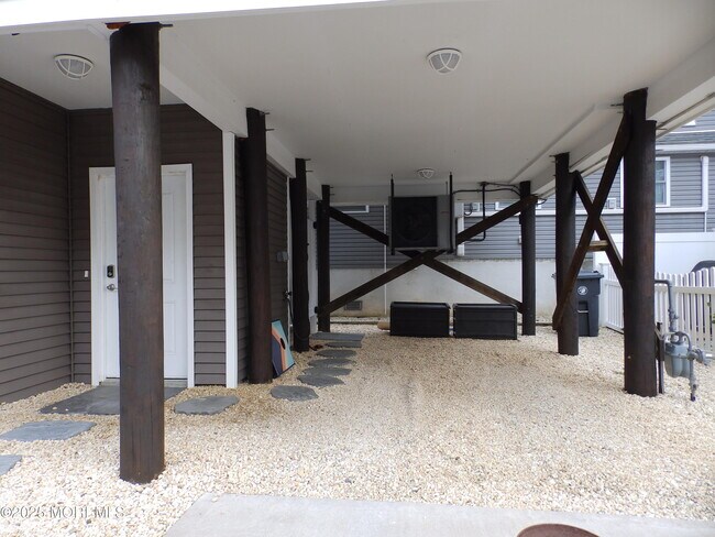 Photo - 159 W Bay Way