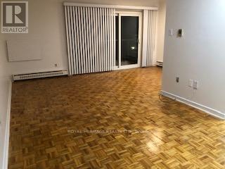 Photo - 945 Simcoe St N Unité 107