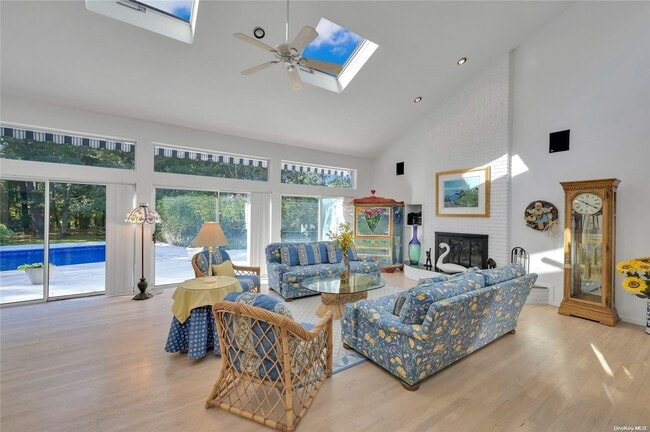 Photo - 1 Whippoorwill Ln