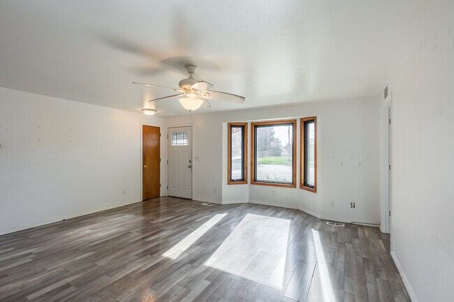 Photo - 924 E Georgia Ave