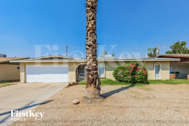 Building Photo - 3816 W Northern Ave