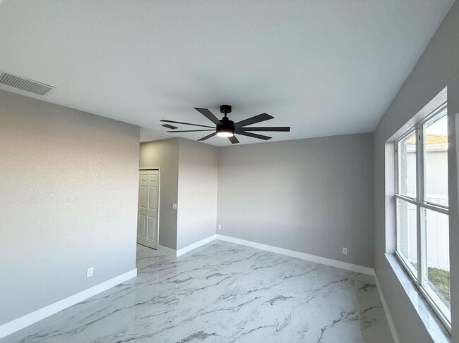 2958 White Cedar Cir
