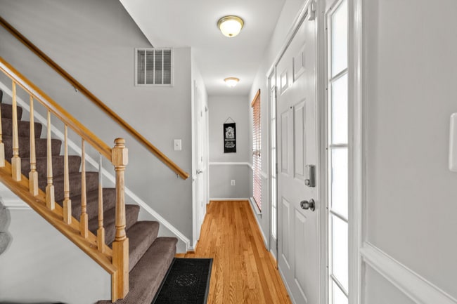 Photo - 13810 Mapledale Ave