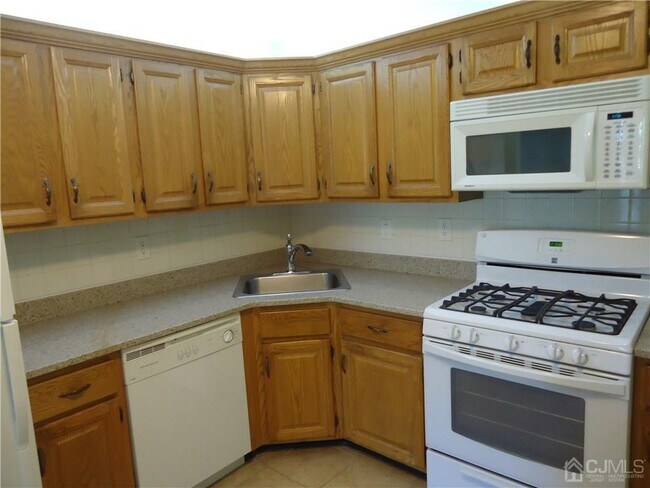 Photo - 313 Wimbeldon Ct