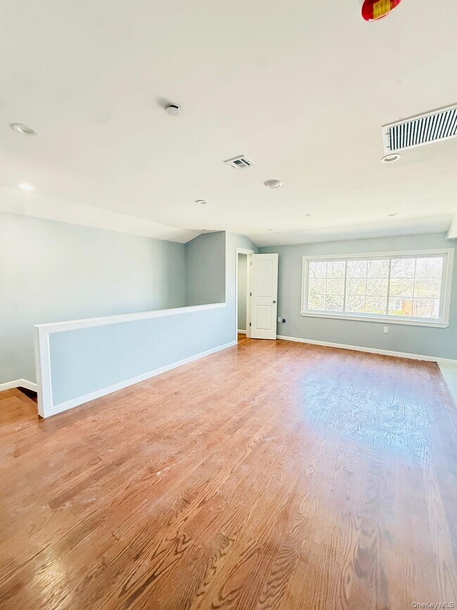 139-22 Lakewood Ave Unit 2F
