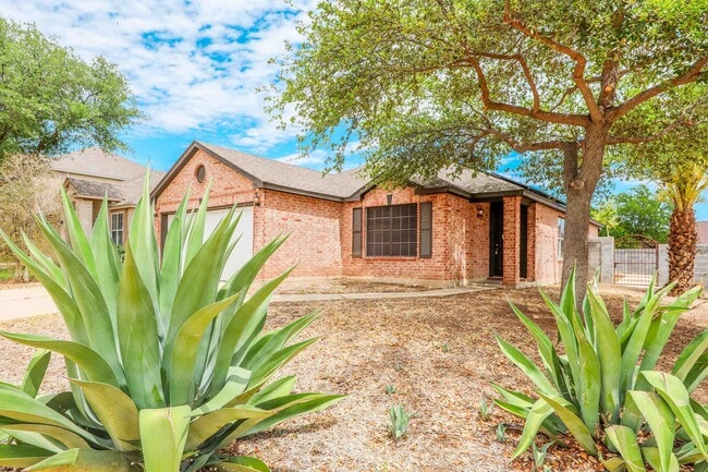 Building Photo - 101 Jacales Court