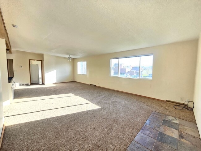 Photo - 302 N Argonne Rd