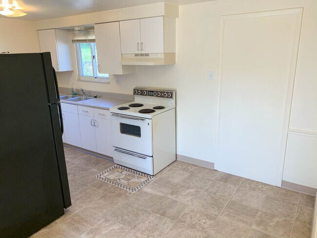 Photo - 121 3rd St Unit Main Level