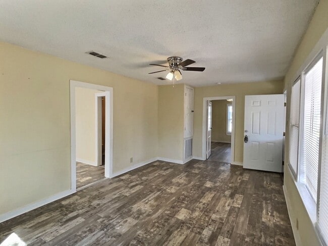 Photo - Cozy Cottage in Prime Downtown Ocean Springs Location!