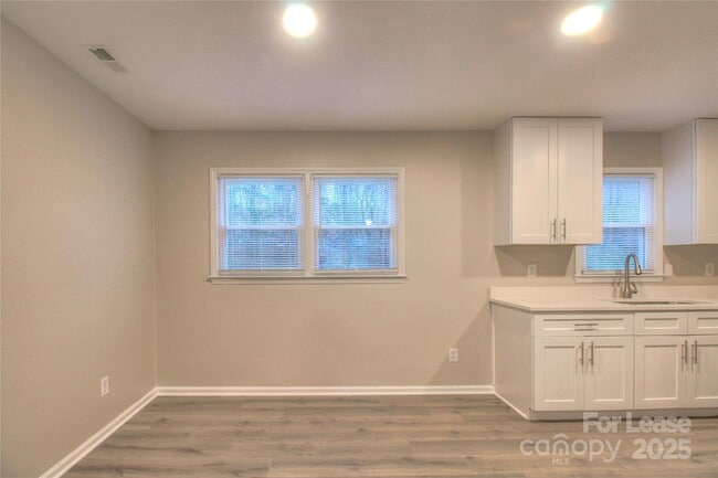 Photo - 1024 Sharon Dr