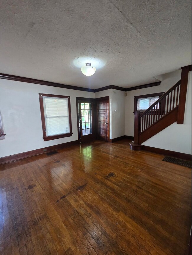 1118 Grafton Ave