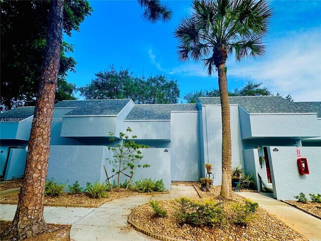 Building Photo - 33 Deer Creek Rd Unit D103