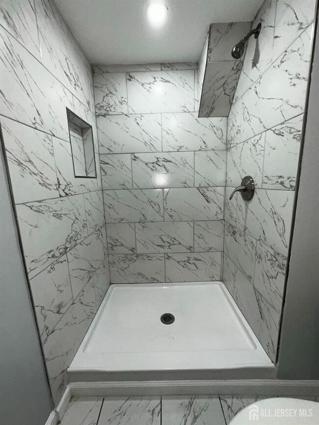 Photo - 208 E 9th St Unidad 1