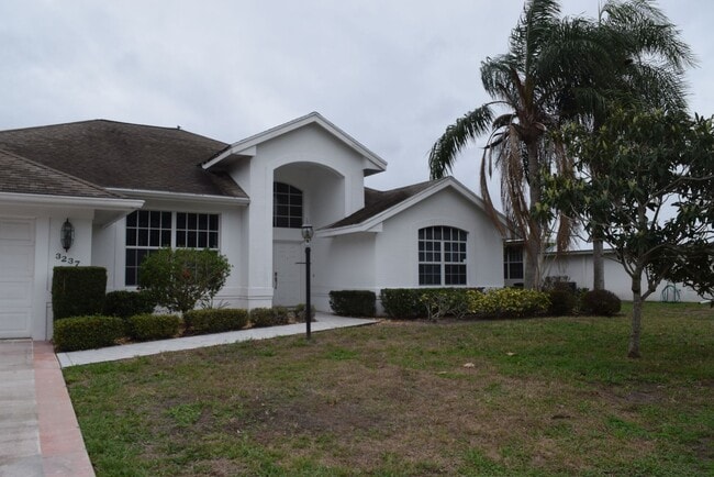 Photo - Fully furnished 3 bedroom 3 Bath POOL home in Sandpiper Bay