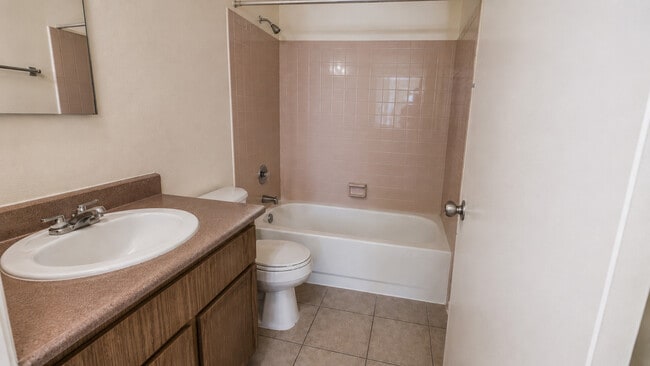 Photo - Foxwood Apartments