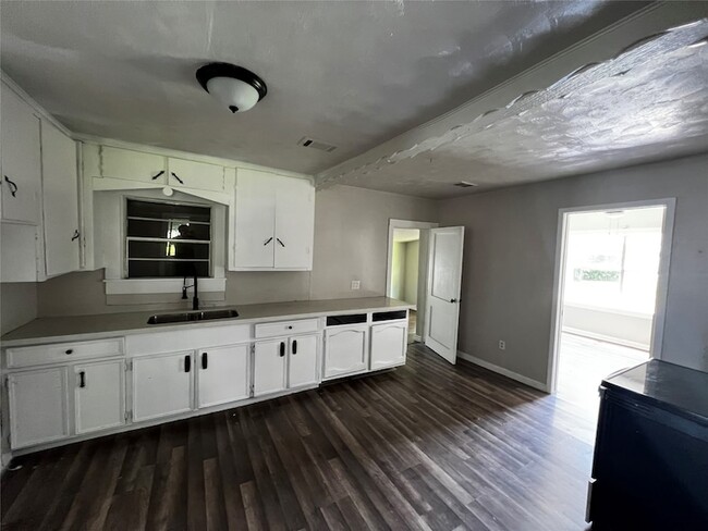 Photo - 3785 Goliad St