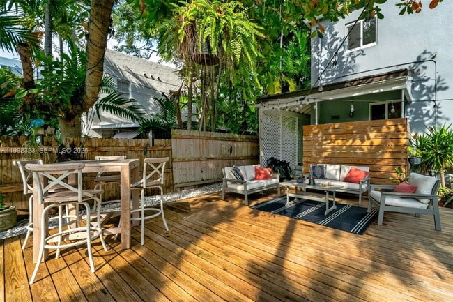 Photo - 970 NW 10th Ave