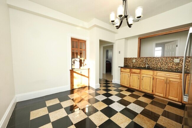 Photo - 488 Pleasant St Unit 1