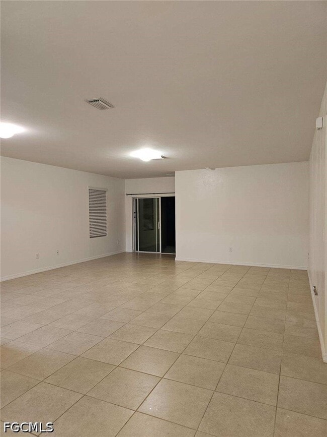 Photo - 114 SE 3rd St