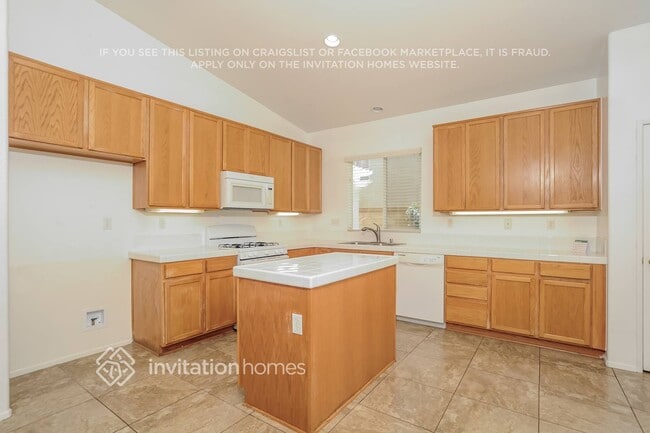 Photo - 42213 Marbella St
