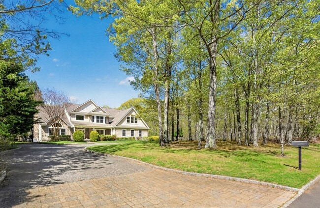 Photo - 37 Squires Blvd