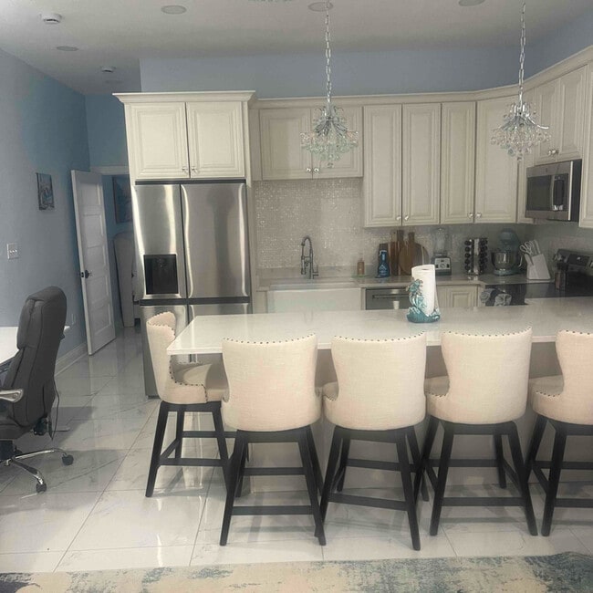 Photo - 307 E Gonzalez St