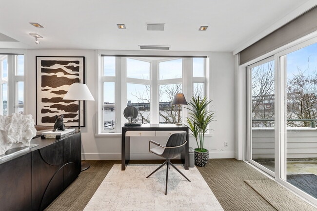 Photo - 305 SW Montgomery St