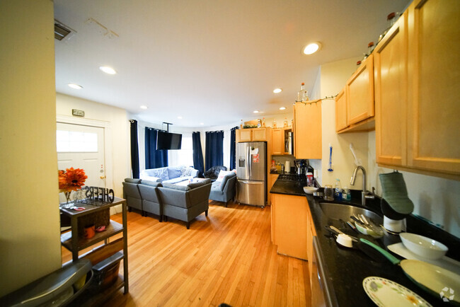 Building Photo - 46 Ashford St Unit 2 Rental