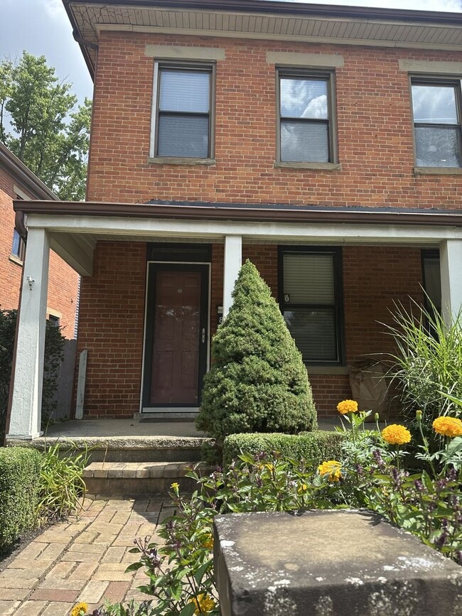 Building Photo - Gorgeous Italian Village Townhome!