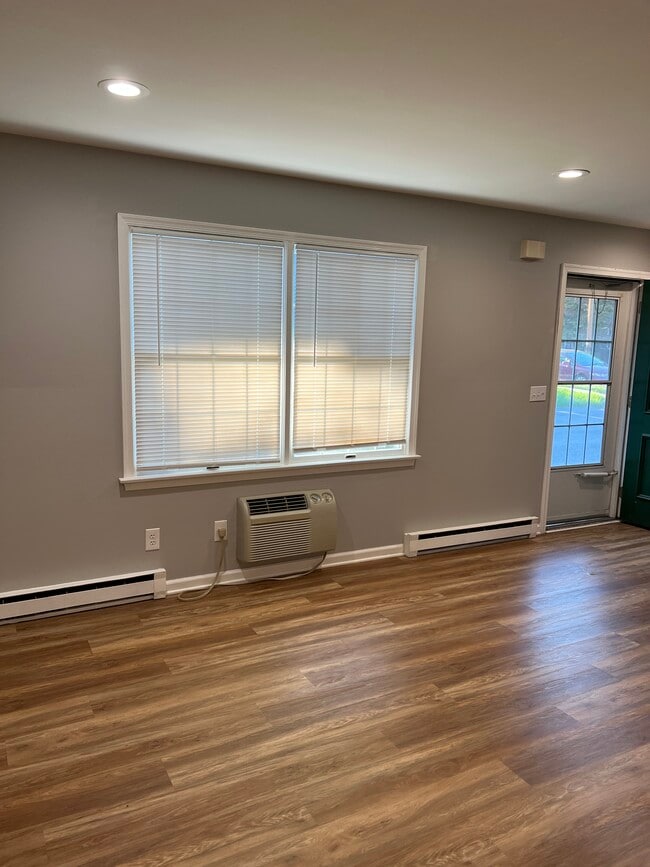 Photo - 122 E Coover St