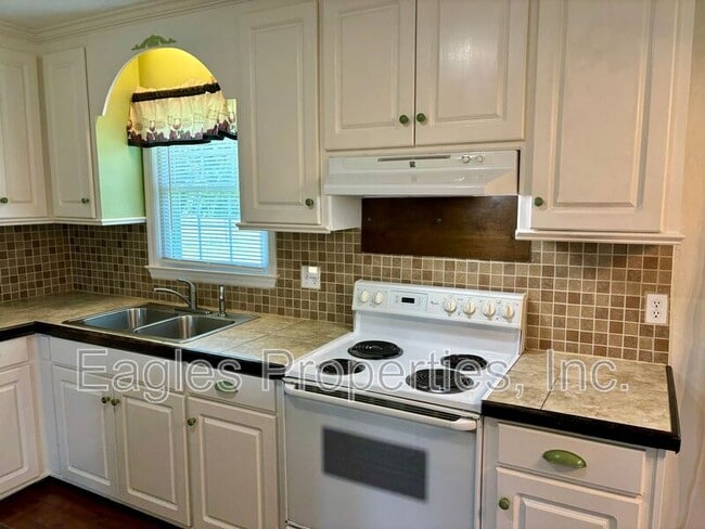 Photo - 383 N Washington St