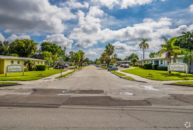 Entrance - Woodlawn Park Apartments