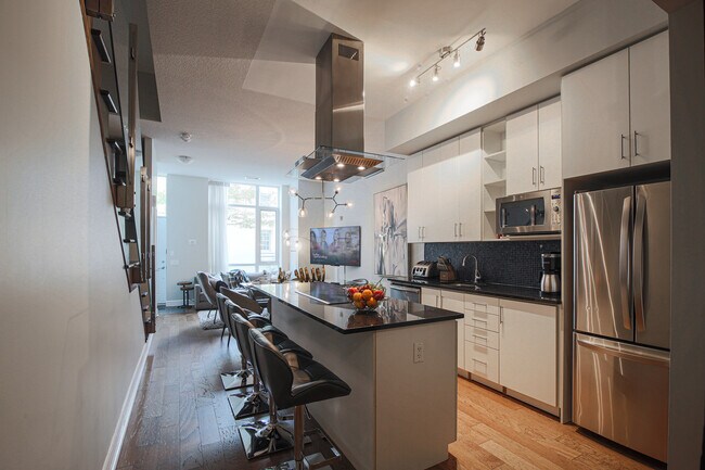 Photo - 333A Adelaide St E Unit ID1034613P