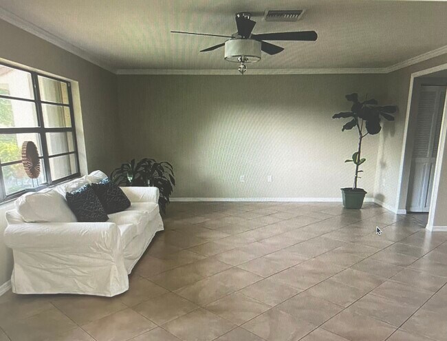 Photo - 15 Victory Way