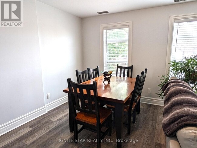 Photo - 106 West Avenue N