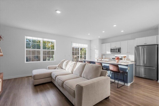 Photo - 271 Charlestowne Lakes Dr