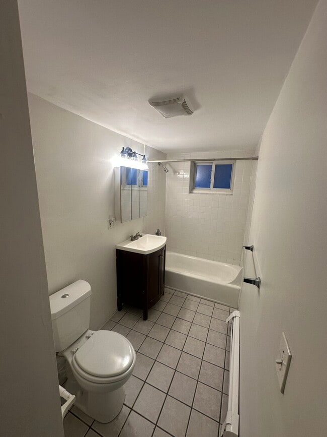 Photo - 69 Chiswick Rd Unit 1