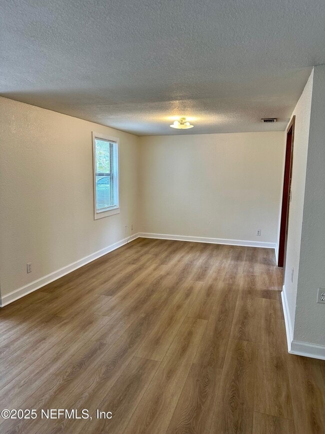 Photo - 13625 Hollings St