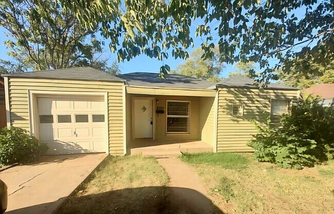 Photo - 2122 28th St House
